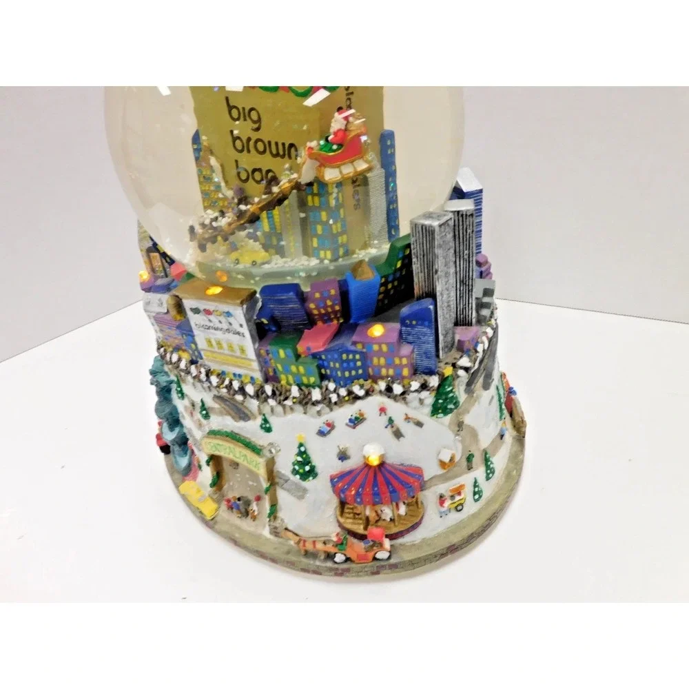 Bloomingdales Big Brown Bag New York City Snow Globe Glass Resin DW679